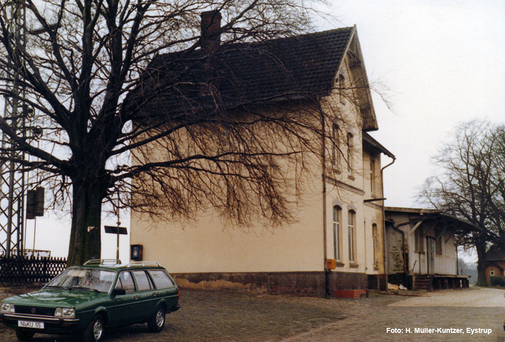 Das ehemalige Empfangsgebäude in den 80er-Jahren